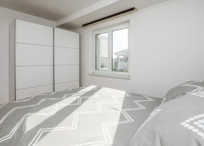 Апартаменты Sandra Вир