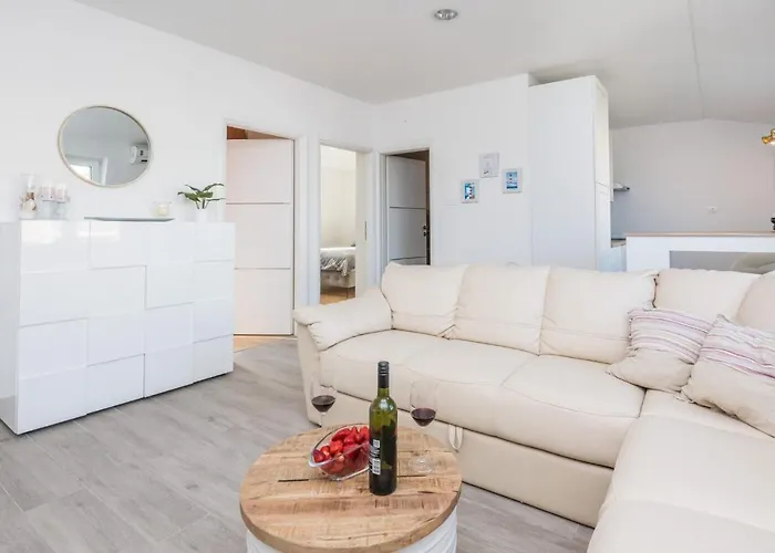 Апартаменты Sandra Вир